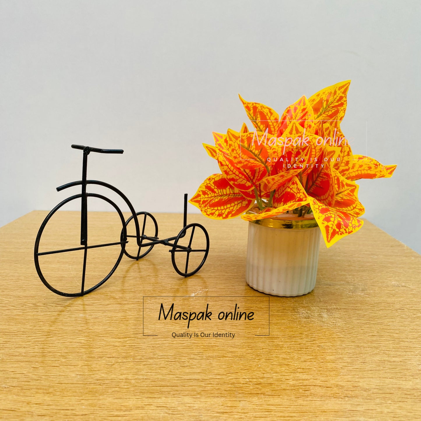 Iron Metal Floral Cycle Decoration With Artificial Flowers Bicycle Woven Flower Basket Flower Vase for Home Wedding Decoration Best For Gift Home Deoration