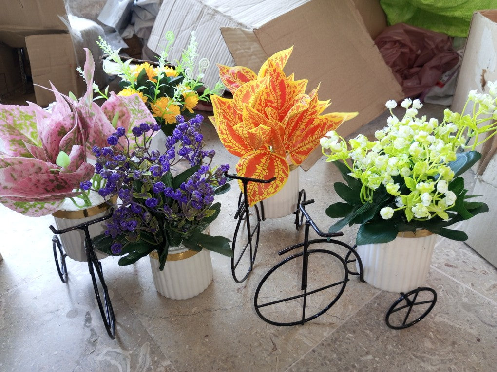 Iron Metal Floral Cycle Decoration With Artificial Flowers Bicycle Woven Flower Basket Flower Vase for Home Wedding Decoration Best For Gift Home Deoration